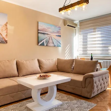 Nikolas Apartment